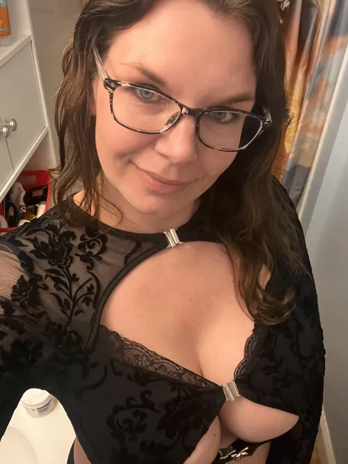 Thumbnail naughtyexterminator: Makeup Prep - Shirt Perfection Check | bigtiddygothgf