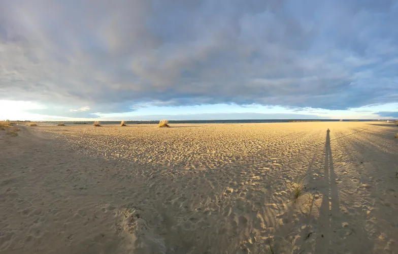 Thumbnail Beach Bliss: Enjoying the Coastal Life | OhCastAway