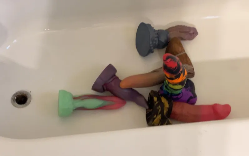 Thumbnail Bath Time Sensations: Exploring Pleasures with Pale-Perspective8013 | BadDragon Adventure