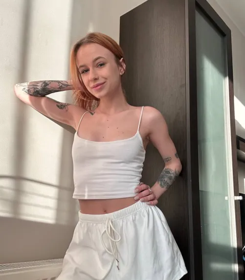 Thumbnail Stylish and Chic: Embracing My White Crop Top by Catricalace