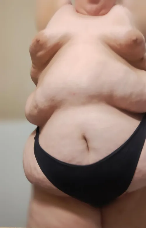 Thumbnail Powerful Presence: Unveiling Strength and Beauty | sillysaltt in ssbbw
