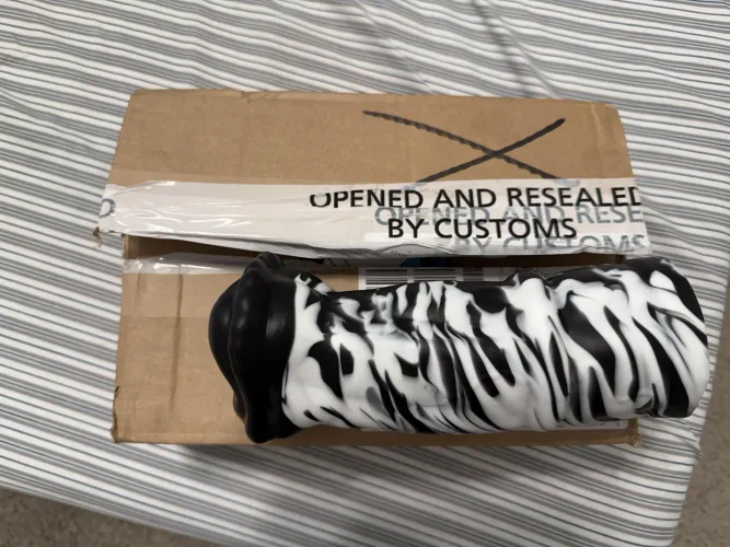 Thumbnail Customs' Intrigue: Unboxing Article by GangstaGehard on BadDragon