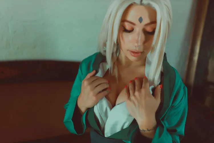 Thumbnail Lively Tsunade: Livay D Punk's Cosplay | livaydpunk