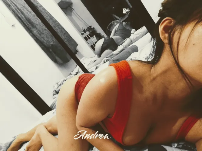 Thumbnail Sensual Appeal of Hips - Andrea010925's Opinion