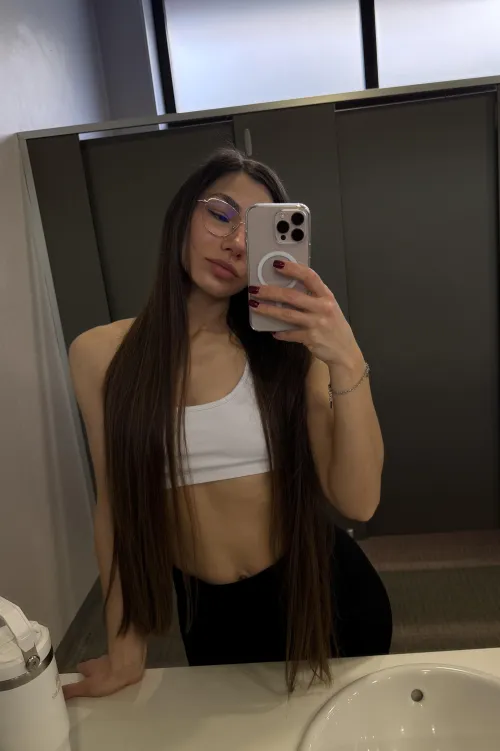 Thumbnail White Top Fashion - Does It Suit Me? by Kitty_dreamsss in Croptopgirls Category