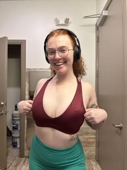 Thumbnail Bold Display of Locker Room Pokies by thelegogoddess_