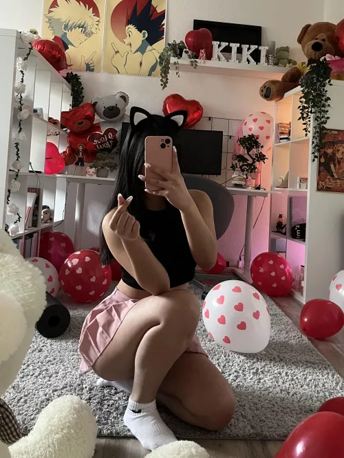 Thumbnail Stealing Hearts: pandakikii's Sweet Confession
