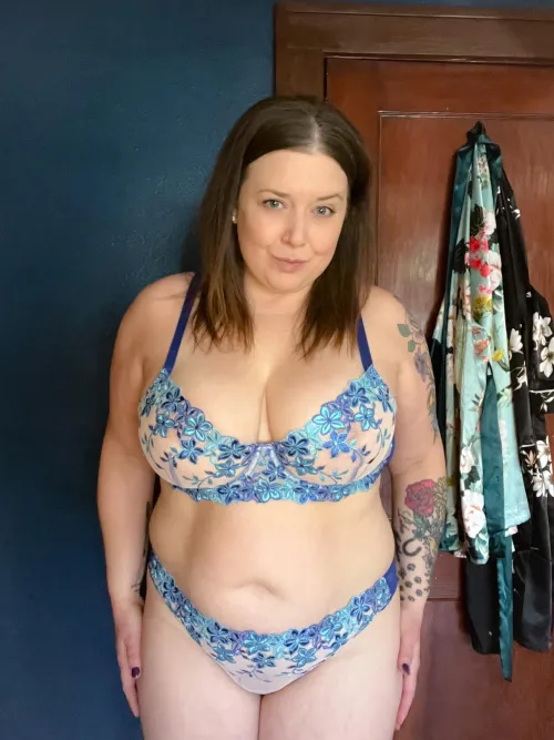 Thumbnail Merideth-Lee: Squishy Belly Charms Unveiled in BBW_Chubby