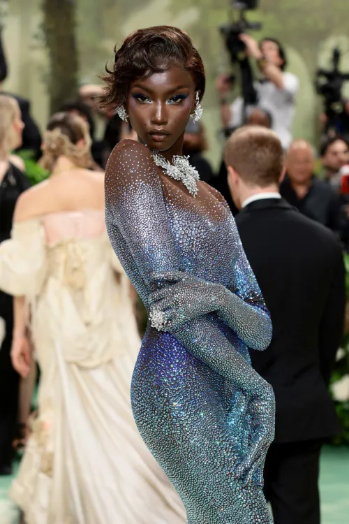 Thumbnail paone00022 Introduces Anok Yai: A Definition of Elegance