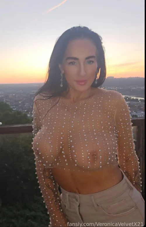 Thumbnail Milf Views: Delving Into VeronicaVelvetX21's World