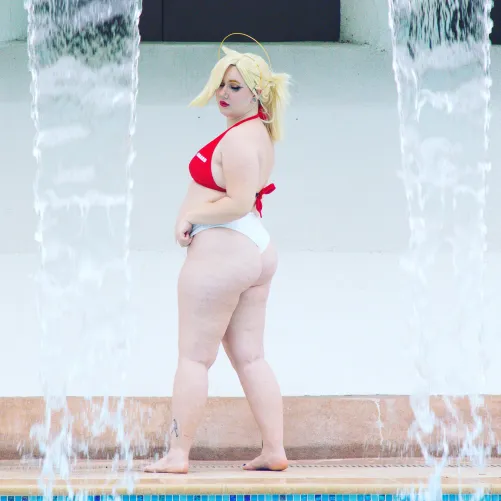 Thumbnail Discover Mercy from Overwatch Cosplayed by NekUwUCos