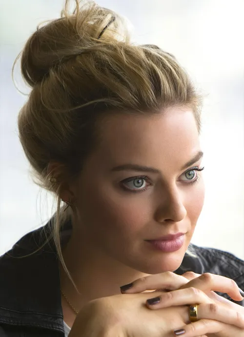 Thumbnail A Tribute to Elegance: Margot Robbie's Impact by rom003