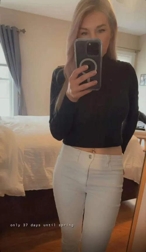 Thumbnail Counting down to Spring with visual_voice2 | 2busty2hide