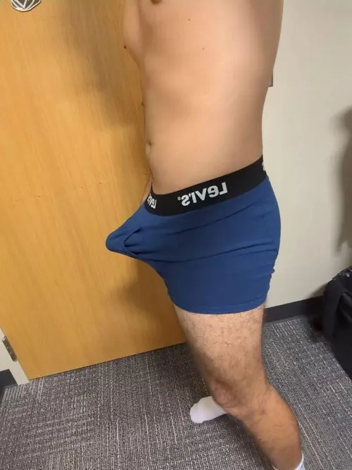 Thumbnail Showing Off a Nice Bulge | Bulges