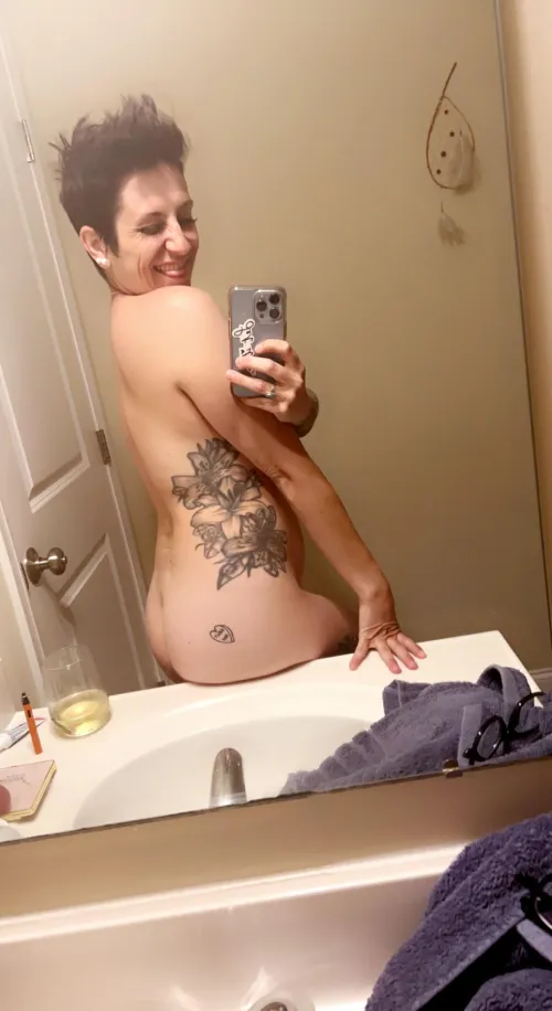 Thumbnail MightyMouseX Dives into the World of Shorthairchicks