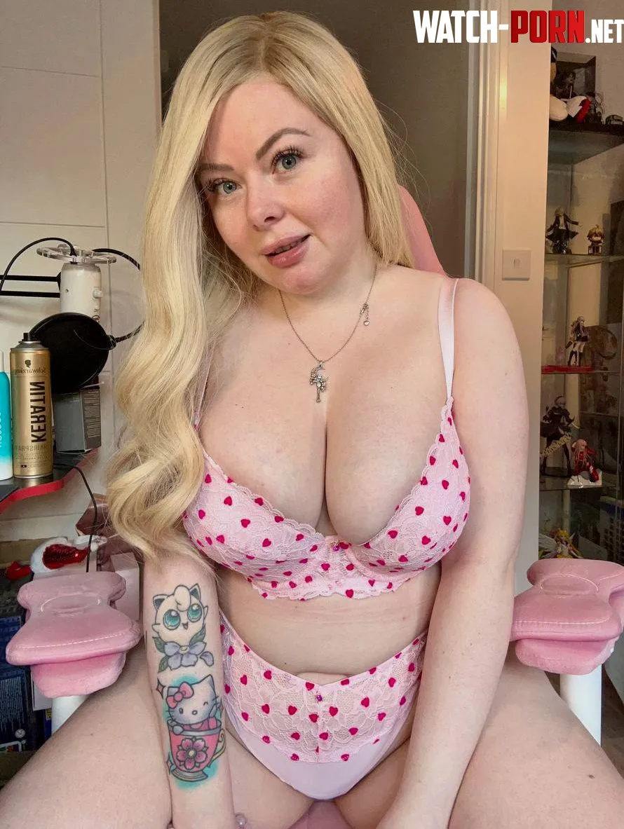 I love a pretty lingerie set f by Naughtydannixo