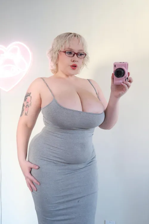 Thumbnail The Dress: A Captivating Presentation by bunnygirlxox in the Curvy Category