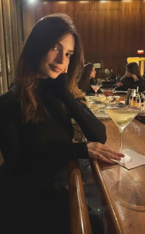 Thumbnail Emily Ratajkowski: A Look into her Alluring Charm by sexy_guru69