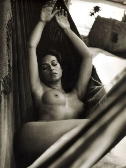 Thumbnail Monica Bellucci Stuns in Latest Celebsnaked Exposure