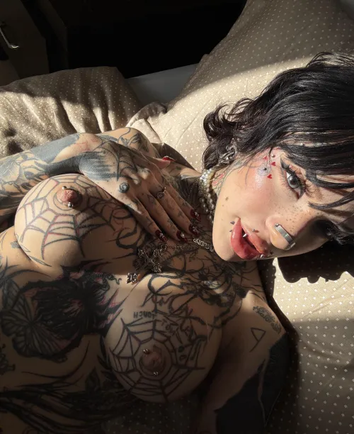 Thumbnail Sun-Kissed Temptations: Lay Down in the Sun with VennusSativaaa