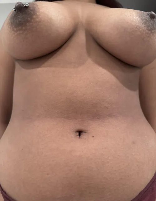 Thumbnail Valentine's Day Alone: Anabanana6000's Yearning for Cum on Titties in IndiansGoneWild