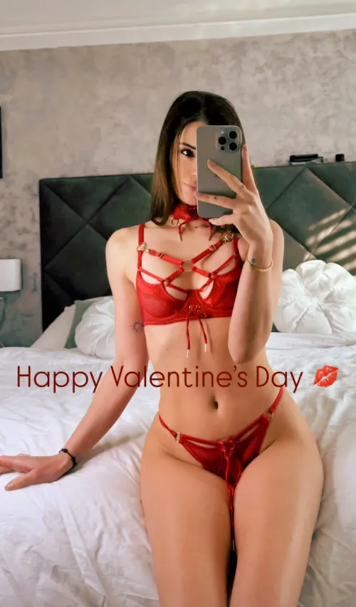 Thumbnail Happy Valentine's Day X: Embracing LittleCaprice with padyirishman