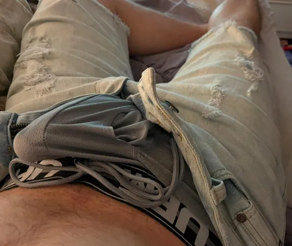 Thumbnail Fashionably Gay: 40 Tips on Escaping Tight Jeans by Ro0ster3d