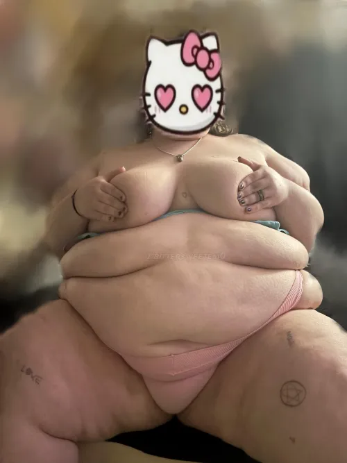 Thumbnail Embracing Love: Insights from bittersweetem0's Stuffers Life