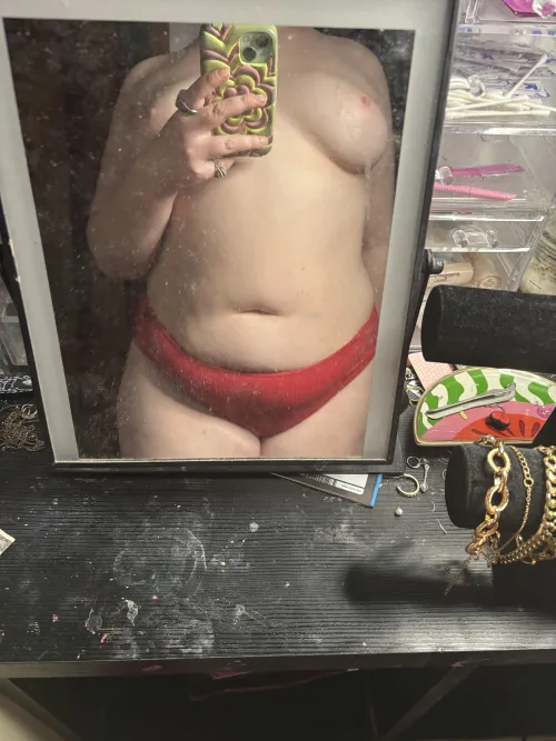 Thumbnail Dirty Mirror Confessions: Valentine's Greetings from a Chubby Belle