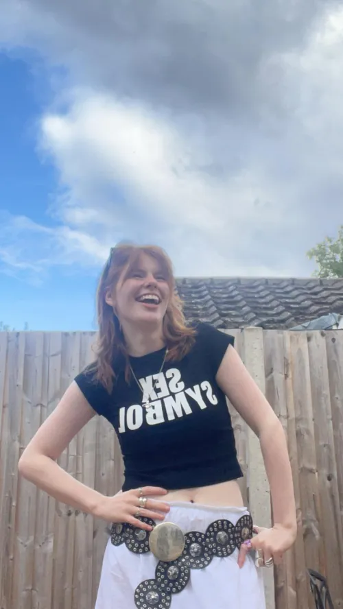Thumbnail Feeling Happy in this Top: A Croptopgirls Review