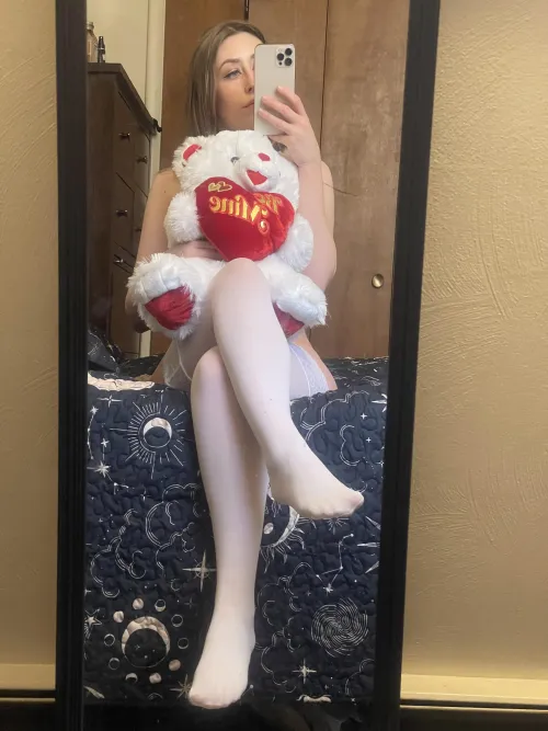 Thumbnail MidnightARI69 Wishes Happy Valentine's with a MirrorSelfie