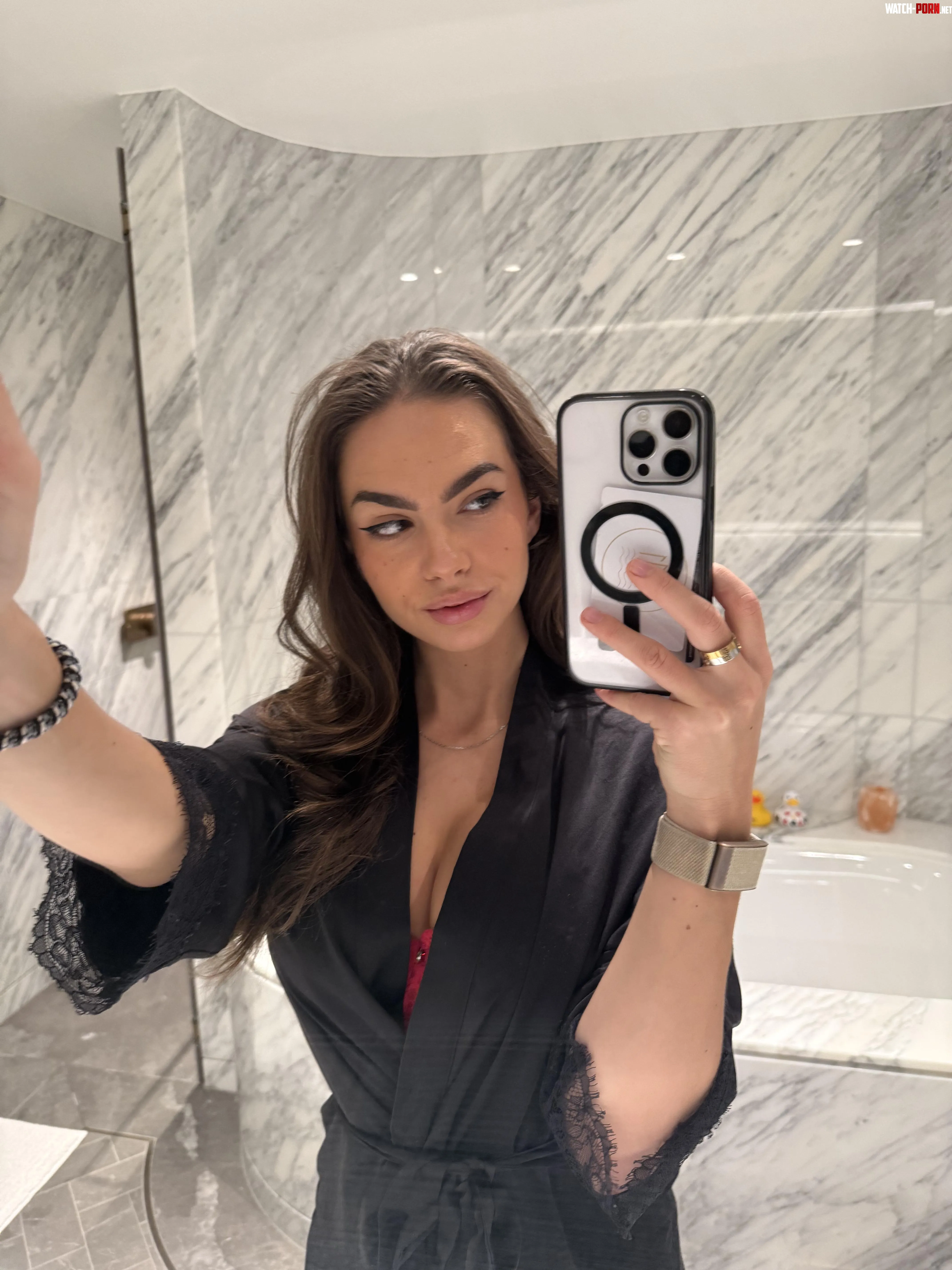 I love to look classy by Amberhazeee