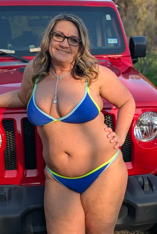 Thumbnail TexasGurlNextDoor Invites with 'dangergurl79 come say hello' on InstagramHotties
