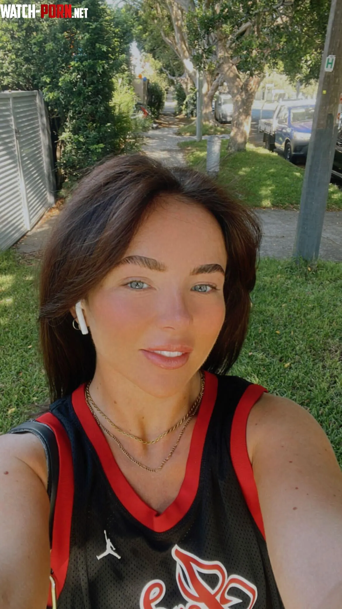 I love how my eyes stand out with my hair color by karl3neil