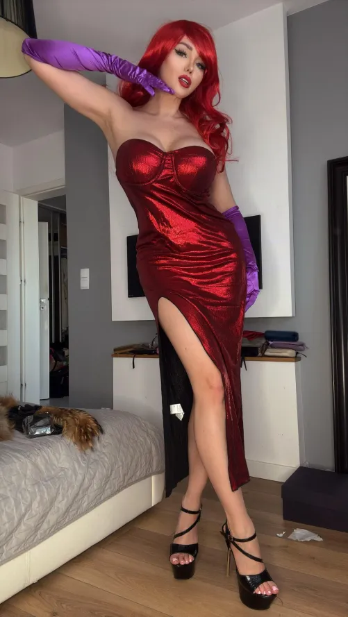 Thumbnail Exploring the Iconic Jessica Rabbit in 'Jessica Rabbit from Who Framed Roger Rabbit' by Miss_donatella