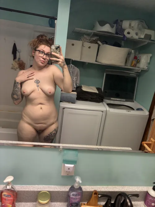 Thumbnail Courteneybbg Presents an Enchanting View in MilfPanties