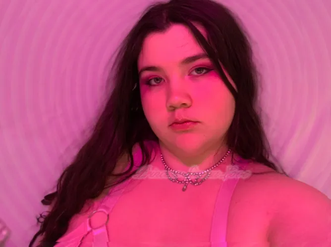Thumbnail If Looks Could Kill: Brunette Revelations by PrincessSiennaLove