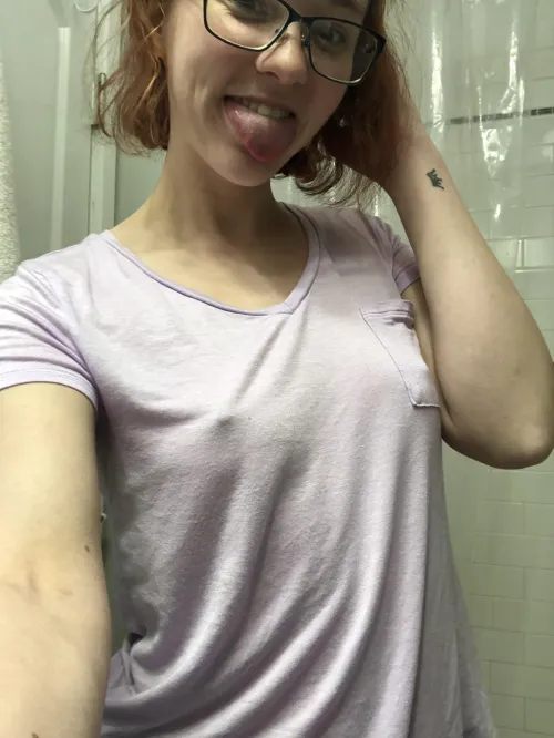 Thumbnail GirlswithGlasses: thebreefontaine's Nerdy Charm Shines Through