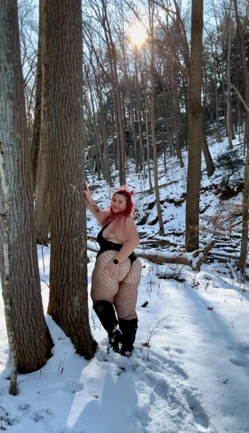 Thumbnail Good Morning: Dive into GirlsinLaceFishnets with XOthighsalot