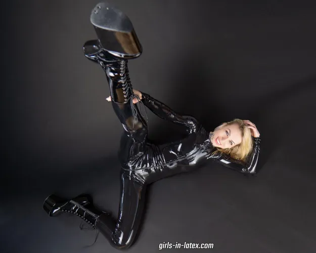 Thumbnail Latex-Girl's Daily Dose of Kink and Fetish Anticipation