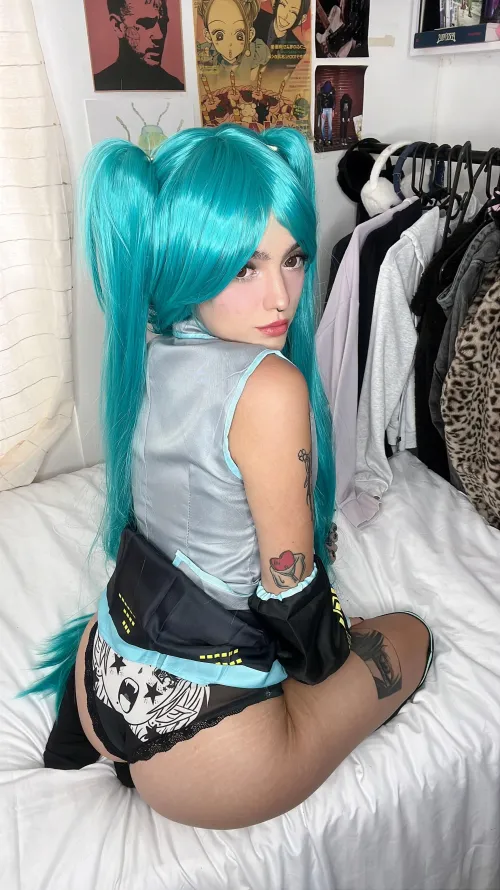Thumbnail Captivating-Rose's Showcase: Hatsune Miku's Ass in CosplayButts