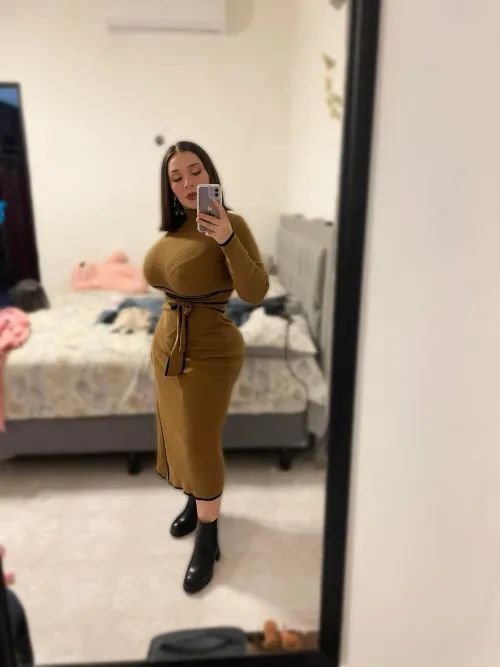 Thumbnail Exploring 2B2H: Insights from OddCheesecake3 | 2busty2hide