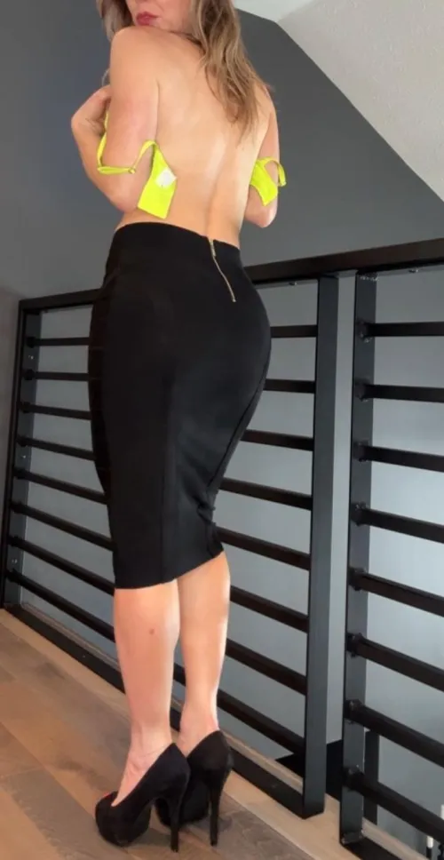 Thumbnail Zipper Tales: Fashion Insights by FitMilfSam