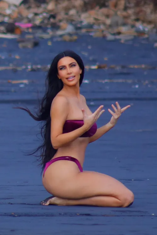 Thumbnail Kim K on Her Knees: HipHop Revelations by Ooperatur