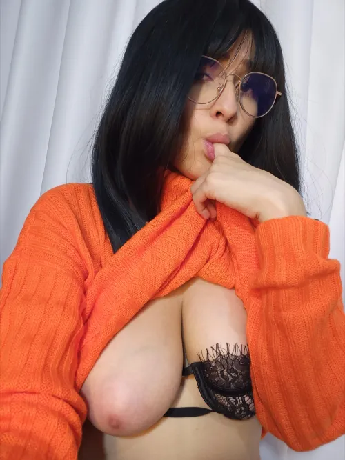 Thumbnail Velma ScoobyDoo Transformation: Scarlet Curly's NudeCosplay Charm