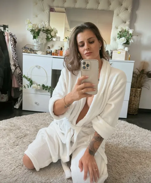 Thumbnail Cute Selfie Before Getting Naked by StreetGlassShower | obsf Sensual Prelude