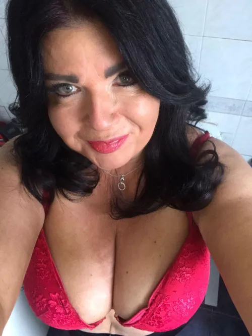 Thumbnail Bed Day Dreams: Stay in with a Mature Woman | Intelligent_Tank_761