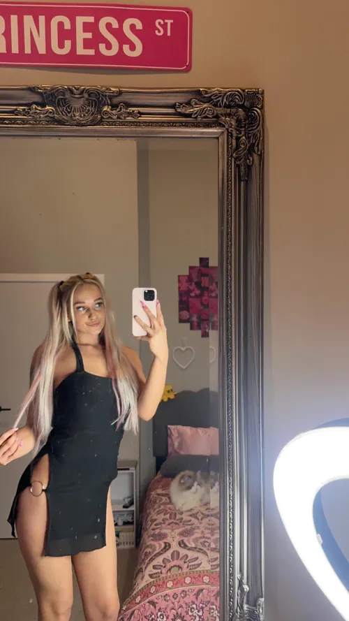 Thumbnail Exploring Personal Style: karagsh0re's Favorite Tight Dress