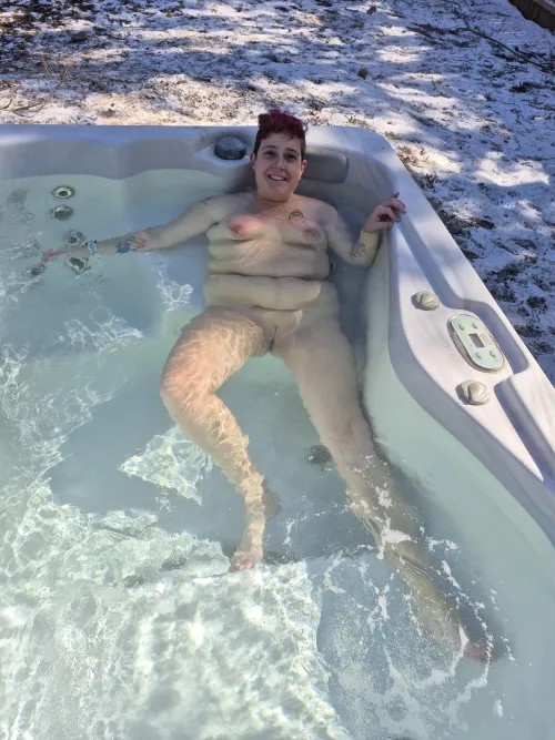Thumbnail MorganaNemoy's Snowy Hot Tub Escape in BBWnudists Category