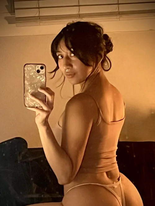 Thumbnail Indulge in llilagrey's Beauty | InstagramHotties
